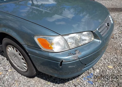 2000 Toyota Camry Le from USA, damaged, VIN JT2BG22K3Y0477069